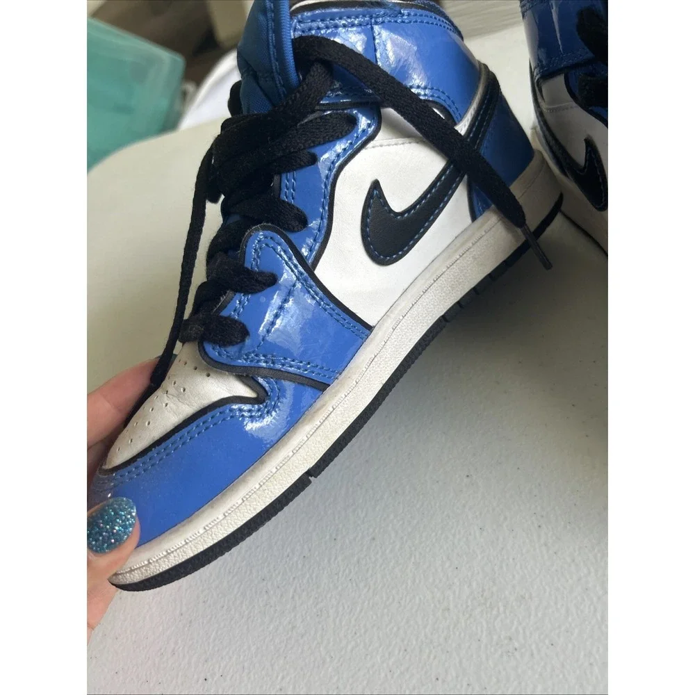 Jordans Signal Blue Size 2Y Blue Black White